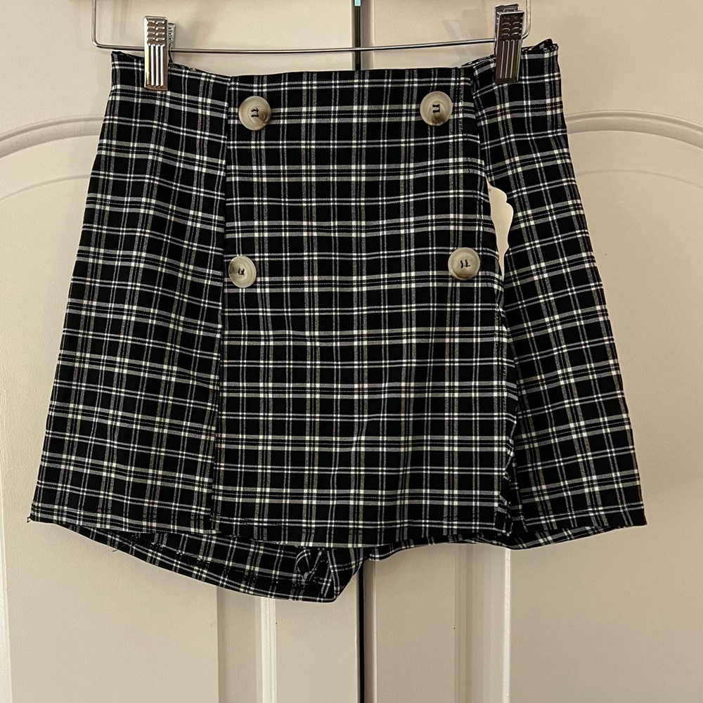 NWT Altar'd State Black and White Plaid Mini Skort size Medium
